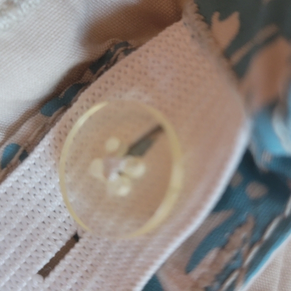 Guess Kid's Khaki Adjustable Waistband Shorts - Picture 8 of 8